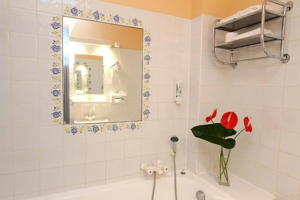 Logis Hotel Le Prieure Bourg-Saint-Andeol